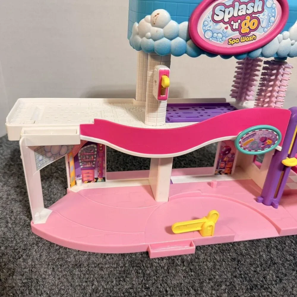 Shopkins Cutie Cars Splash 'n' Go Spa Wash Playset Moose Pink Car Wash Toy